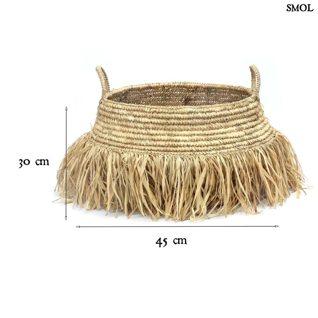 Raffia tárolókosár natúr színben, rojtos boho díszítéssel, méretekkel