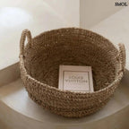 Natúr raffiából készült tárolókosár két füllel - könyvvel