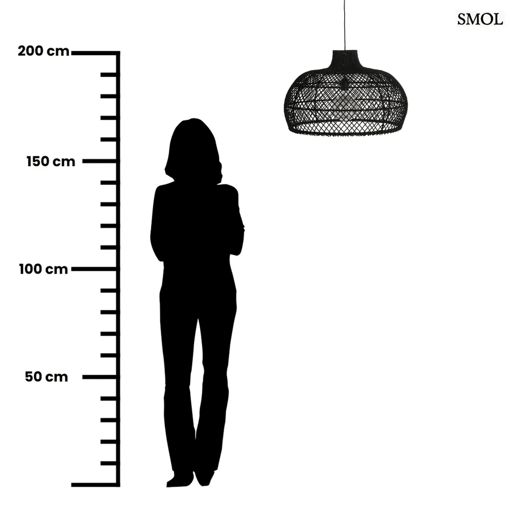 Fekete rattan függőlámpa modern, kézzel szőtt Maze búrával, méretarányosan