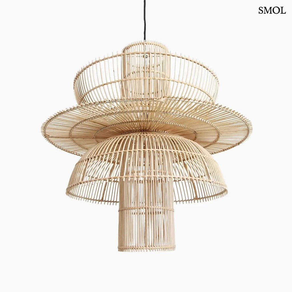 Kézzel szőtt, többszintes Saturn rattan függőlámpa natúr színben, fekete kábellel, ferdén