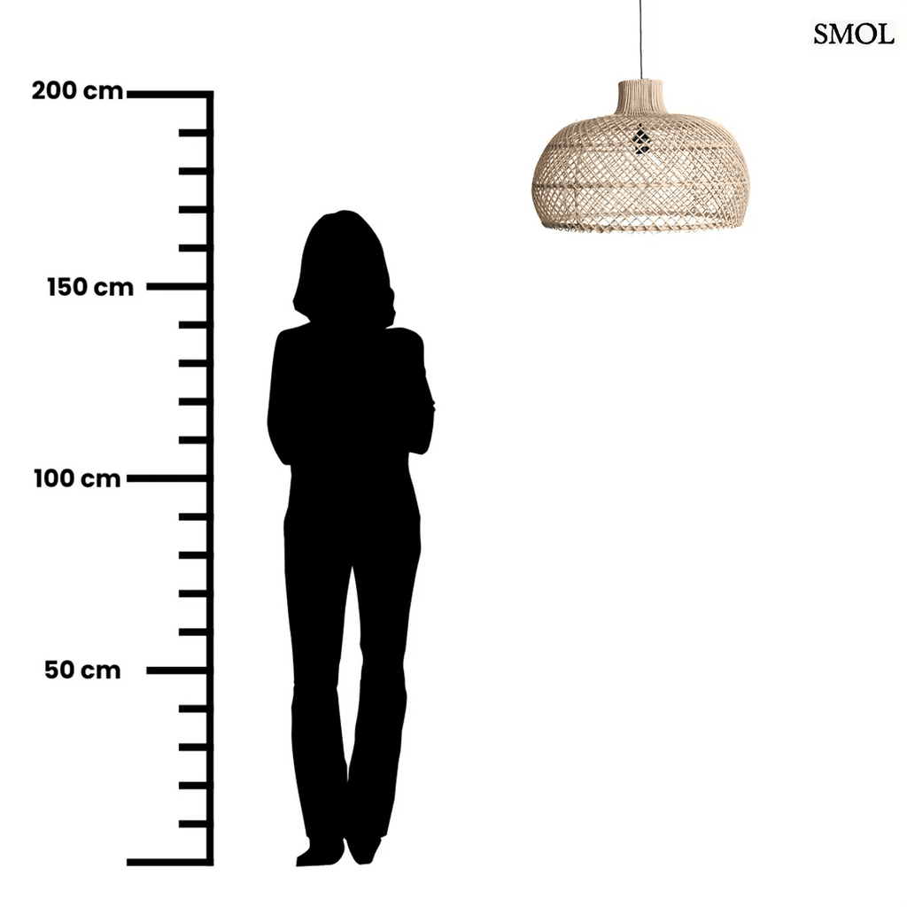 Modern, rácsos szerkezetű rattan függőlámpa natúr kivitelben,méretarányosan