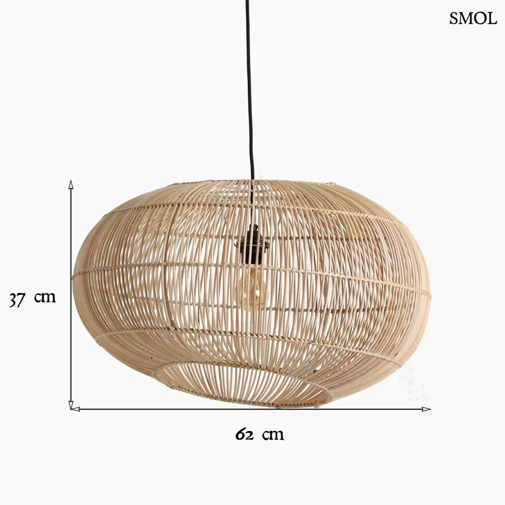 Kézzel szőtt aszimmetrikus, modern rattan függőlámpa, meleg árnyékjátékkal és textil kábellel,  méretekkel