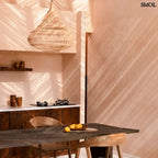 Natúr rattan függőlámpaernyő, csepp alakú, kézzel szőtt, organikus kiegészítő étkezőasztal felett