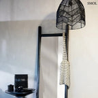 Fekete színű, harang alakú Bala rattan függőlámpaernyő sűrű fonással, tükörrel