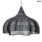 Rattan függőlámpaernyő Whipped, fekete, XL méret (110 cm), áramló, organikus forma  fehér háttérrel