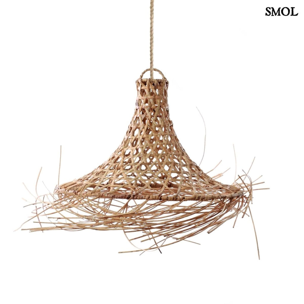 Nagyméretű, kézzel készült rattan függőlámpaernyő (L), natúr szín, fehér háttérrel