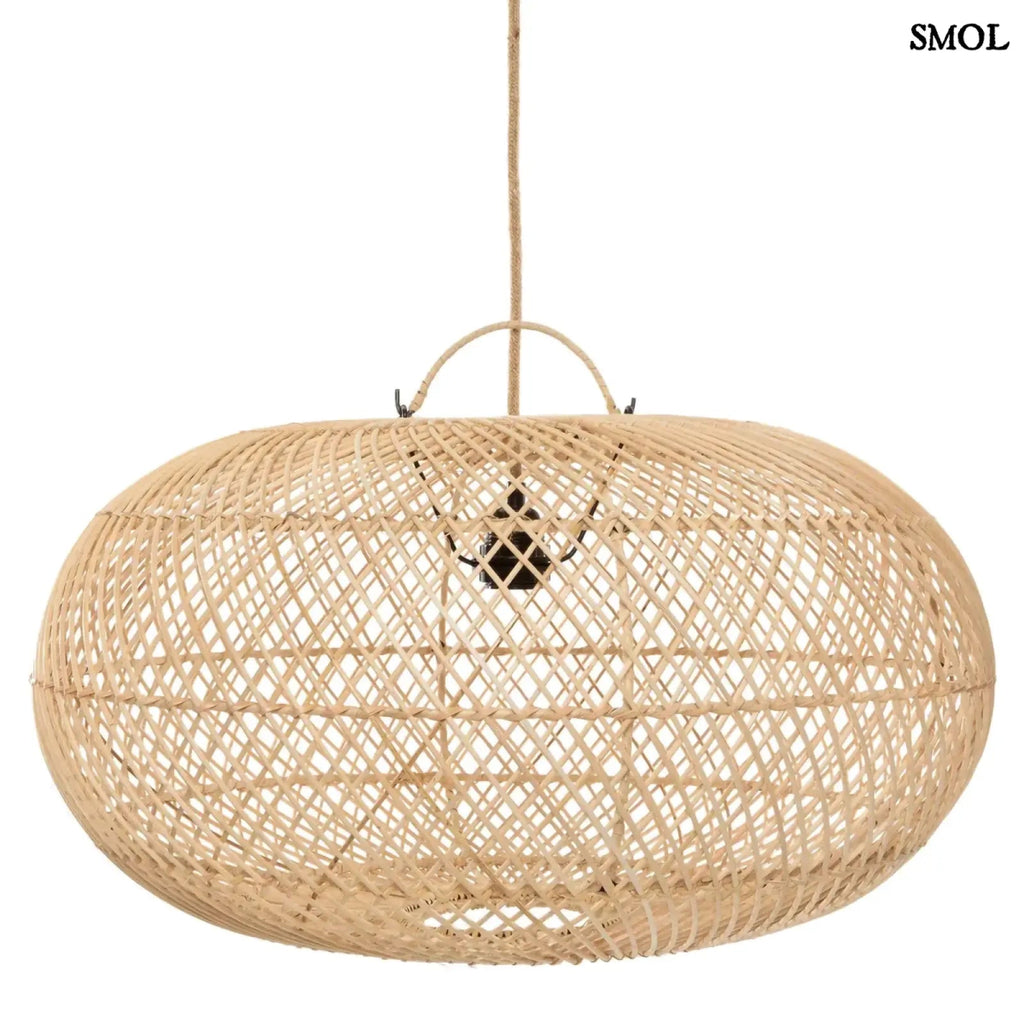 Rattan függőlámpaernyő Wholly, natúr, L méret, kézzel szőtt fehér háttérrel