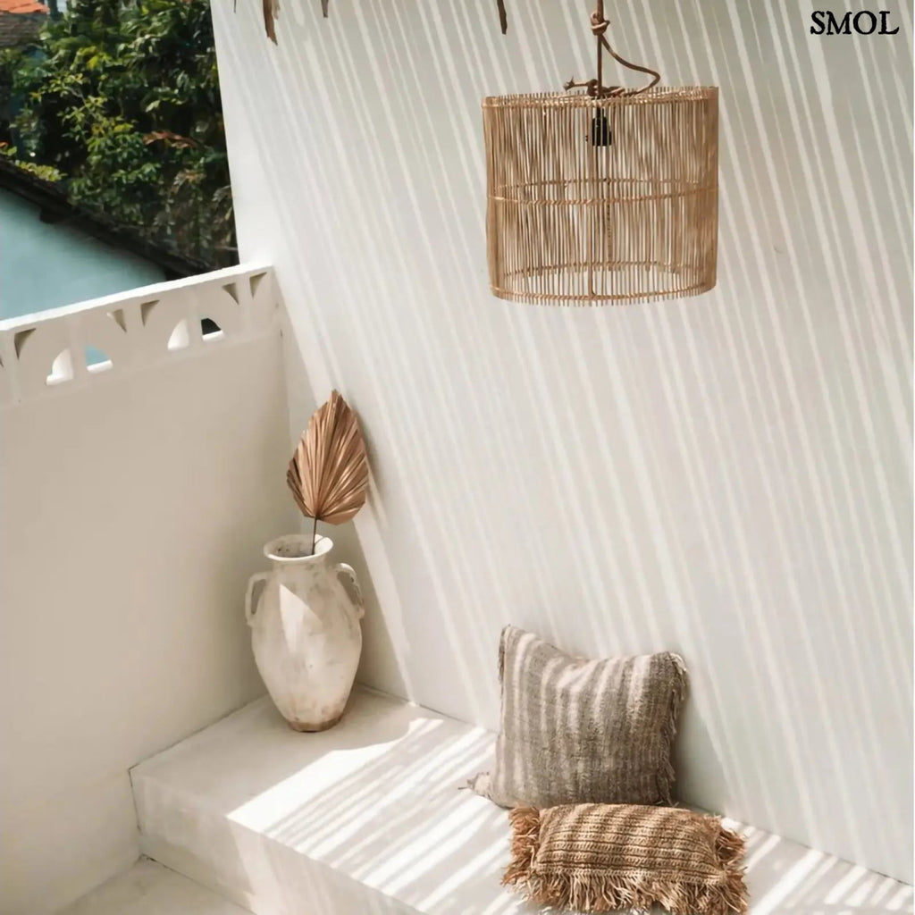 CHACHA rattan függőlámpaernyő natúr színben, nagyméretű (50 cm magas), kézzel szőtt fonattal, teraszon, kiegészítőkkel