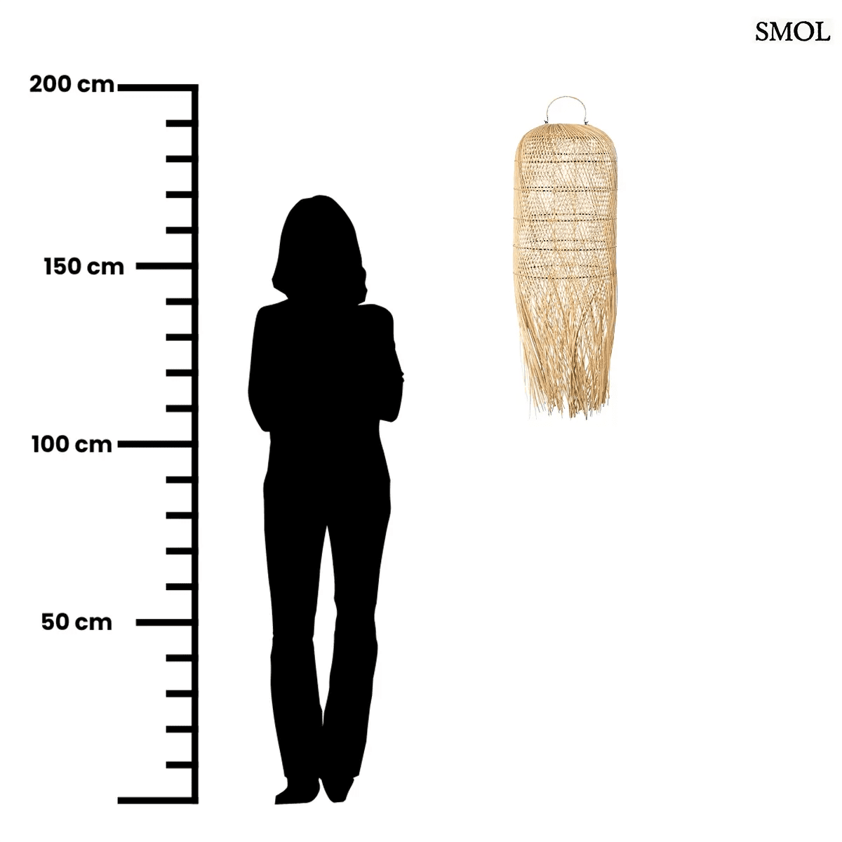 Kézzel szőtt, natúr színű, hosszúkás rattan függőlámpaernyő, alján lelógó, organikus szálakkal, méretarányosan