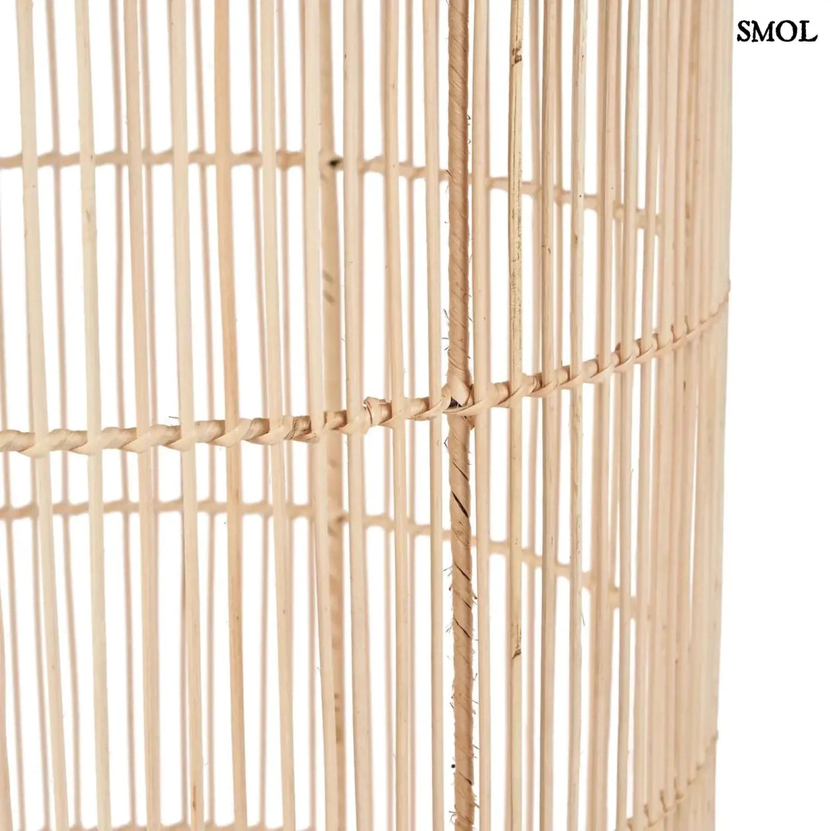 rattan függőlámpaernyő természetes rattanból, henger alakú kialakítással oldalról