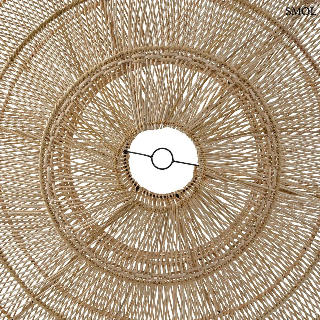 XL méretű, különleges formájú, kézzel szőtt natúr rattan függőlámpaernyő, alulról