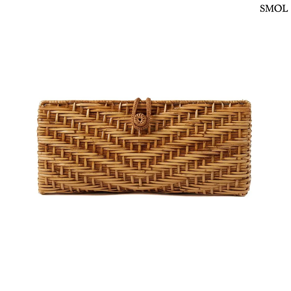 Natúr barna rattan kézitáska kézzel fonott textúrával és gombos záródással, szemből