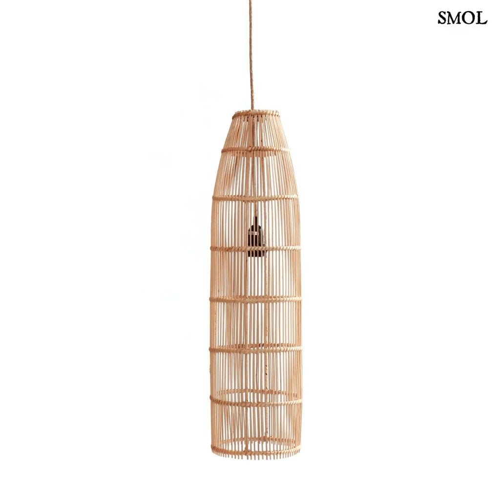 Kézzel készült rattan lámpaernyő (TRAP forma, L), natúr szín, fehér háttérrel