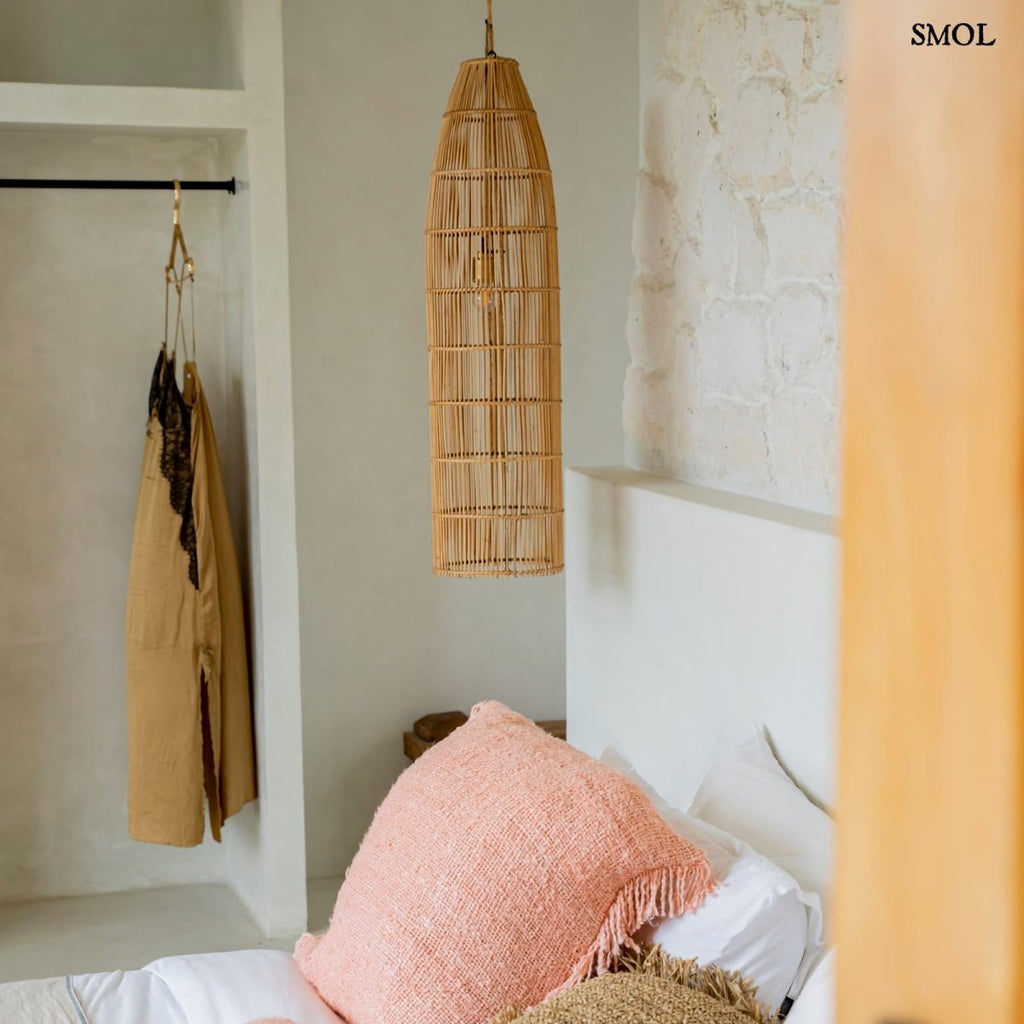 Kézzel készült rattan lámpaernyő (TRAP forma, L), natúr szín, hálószobában