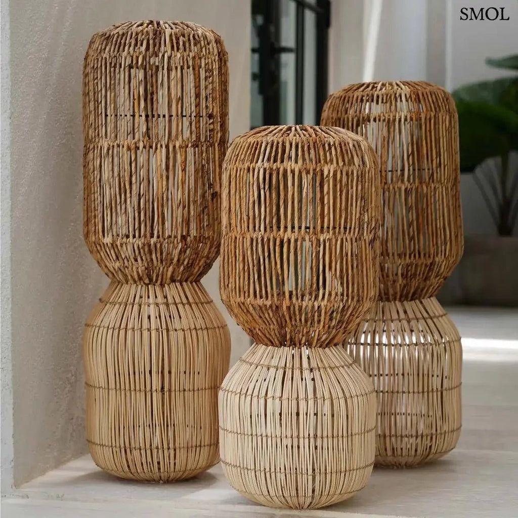 XL méretű, kézzel szőtt natúr rattan lámpaernyő banánlevélből, különleges kapszula formában, három méretben