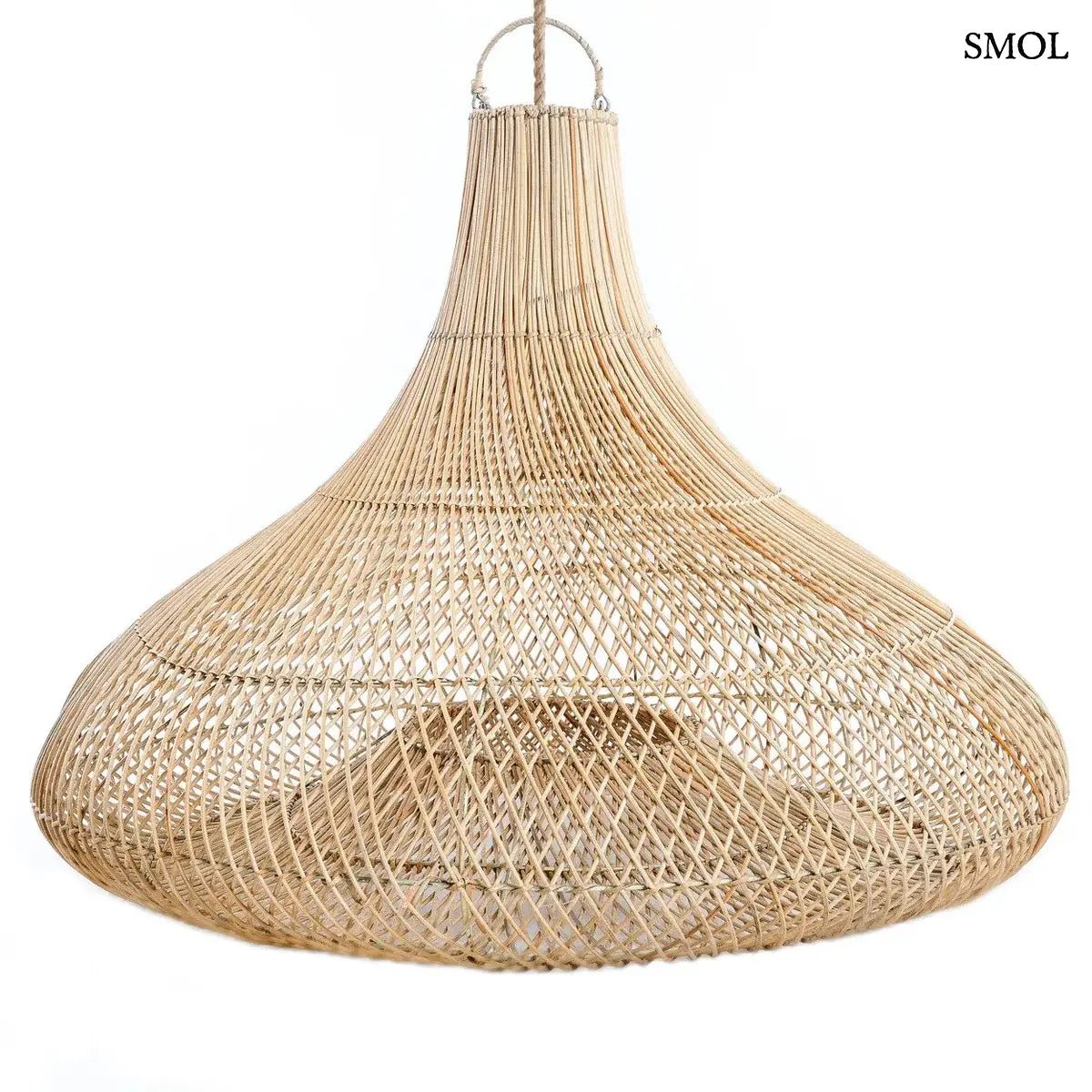 Óriás natúr rattan lámpaernyő tágas belső terekbe, fehér háttérrel