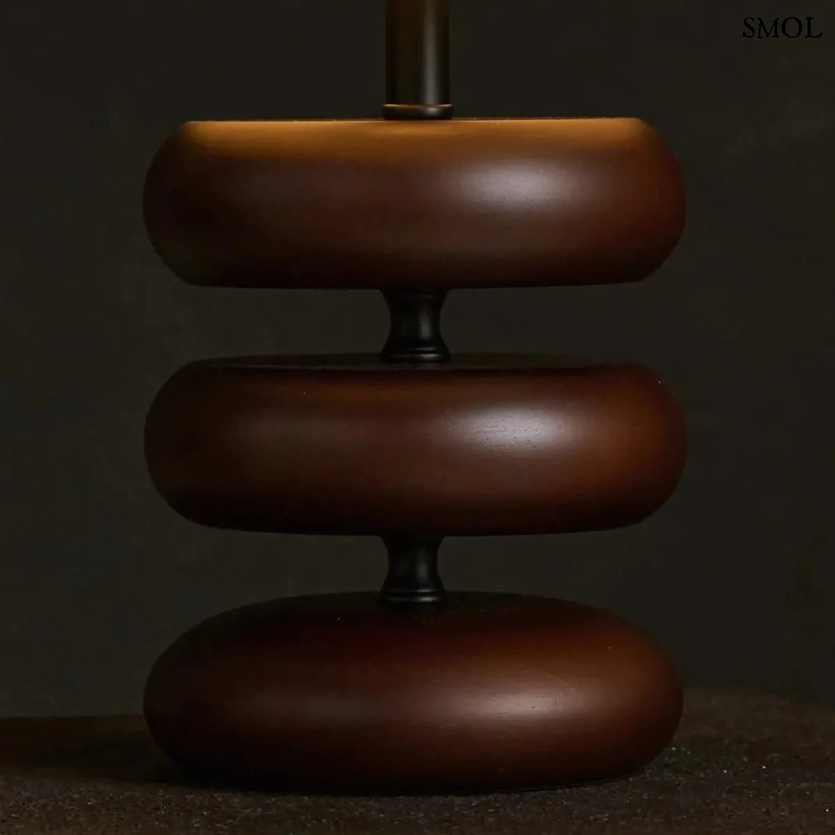 Sötétbarna Fa Asztali Lámpa Len Lámpaernyővel | LARA DARK - SMOL