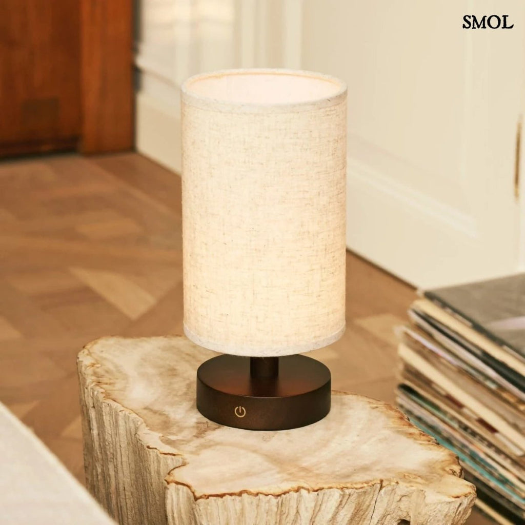 Sötétbarna Fa Asztali Lámpa USB - C Töltéssel | BEN - SMOL