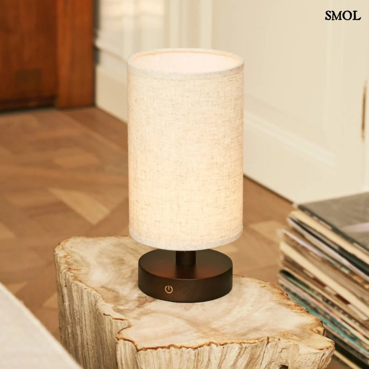 Sötétbarna Fa Asztali Lámpa USB - C Töltéssel | BEN - SMOL