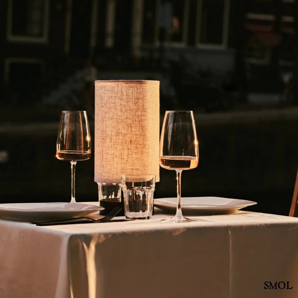 Sötétbarna Fa Asztali Lámpa USB - C Töltéssel | BEN - SMOL