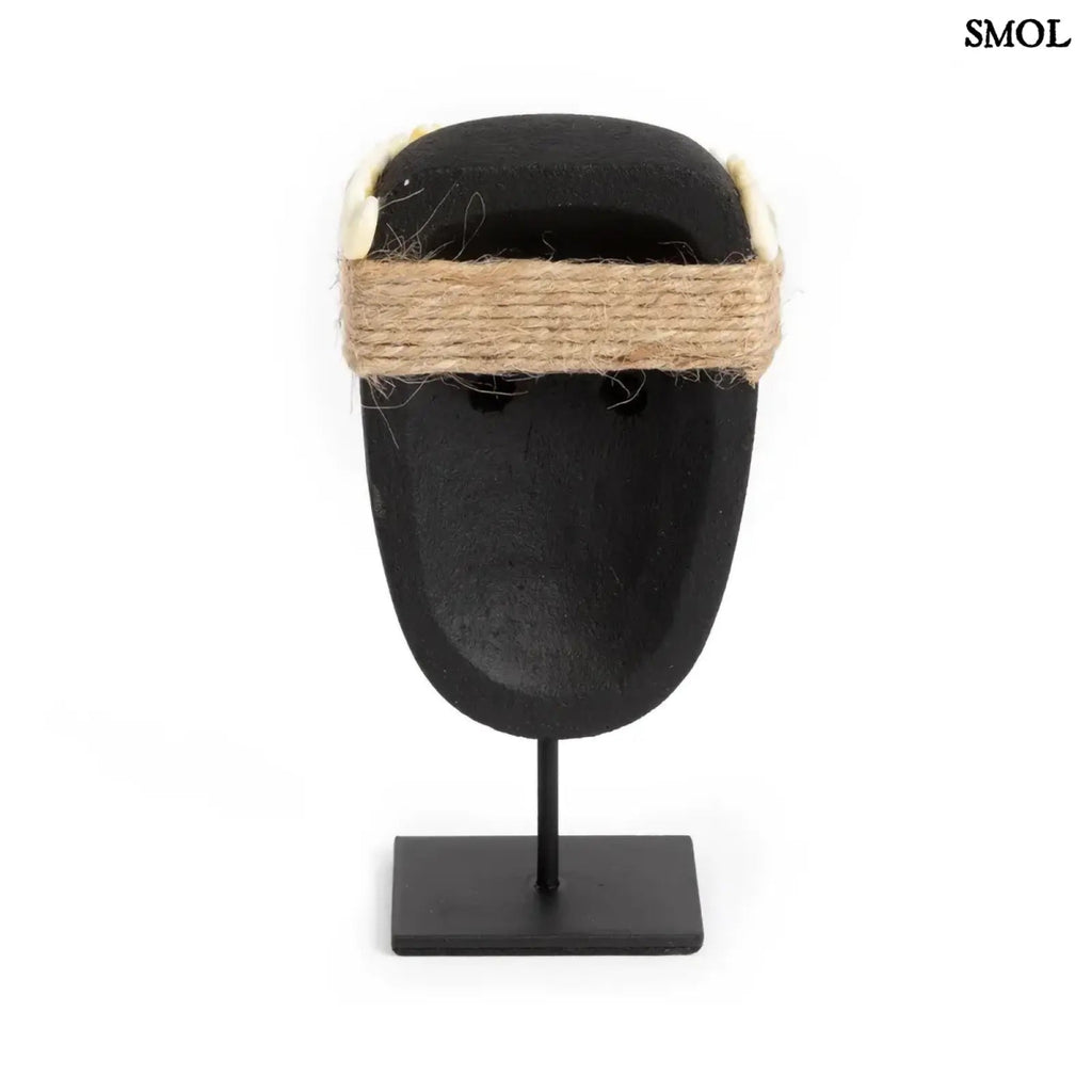 Sumba kőszobor – kagyló pánttal, fekete | SUMBA35