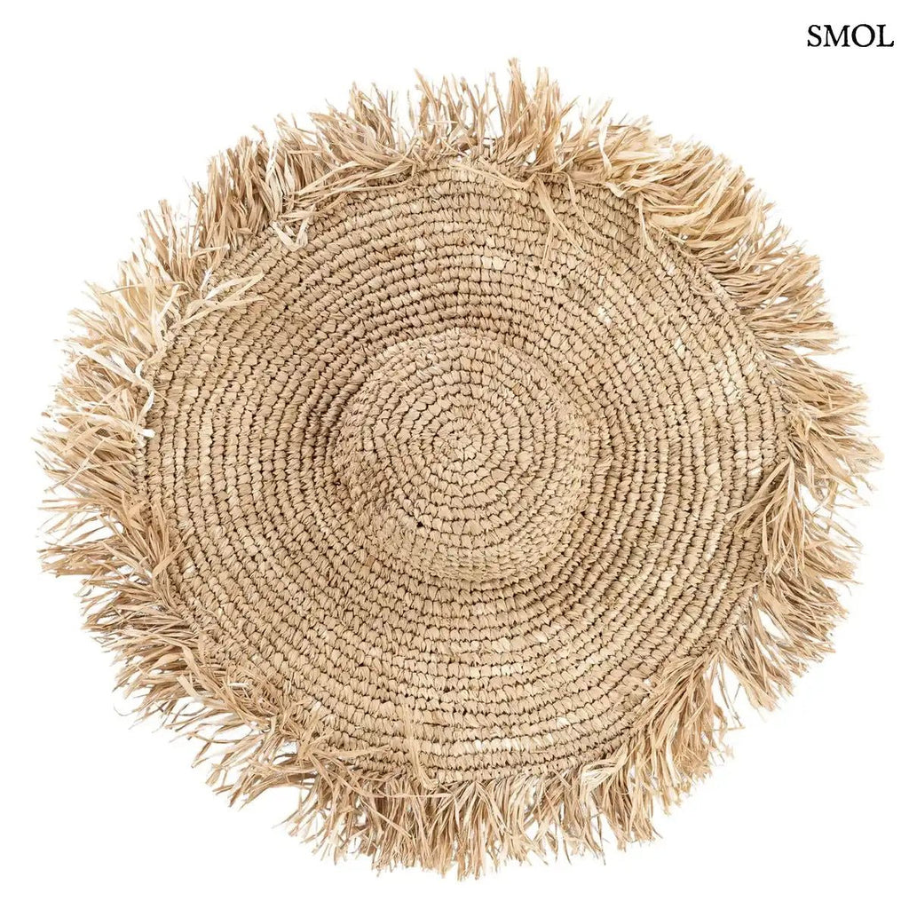 Kézzel szőtt, natúr barna szalmakalap széles, rojtos karimával, felülről