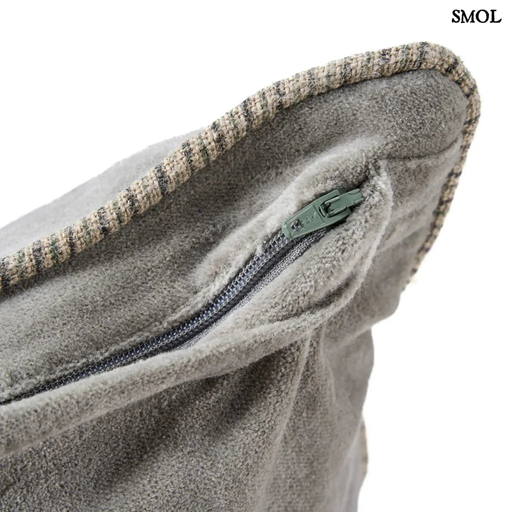 Szürke Bársony Díszpárnahuzat 50x50 | VELVET CRUSH - SMOL