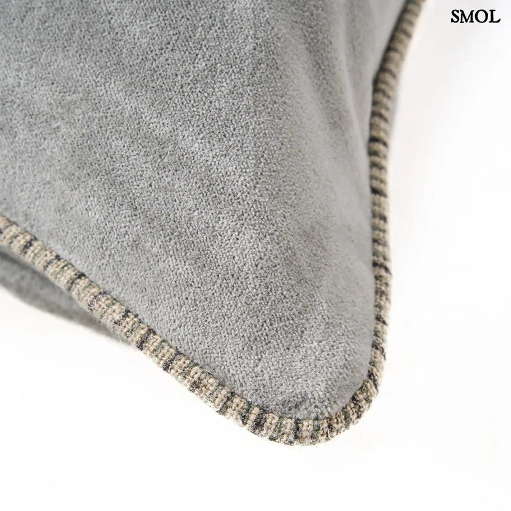 Szürke Bársony Díszpárnahuzat 50x50 | VELVET CRUSH - SMOL