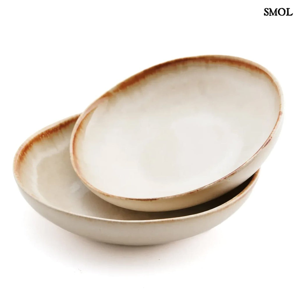 Kézzel készült portugál tálalótányér két tányér egymásban