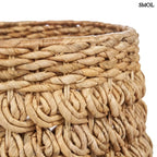 Tároló kosár, fedéllel, vastagon fonott, méhsejtmintás banánlevélből, természetes barna színben, nagyítva