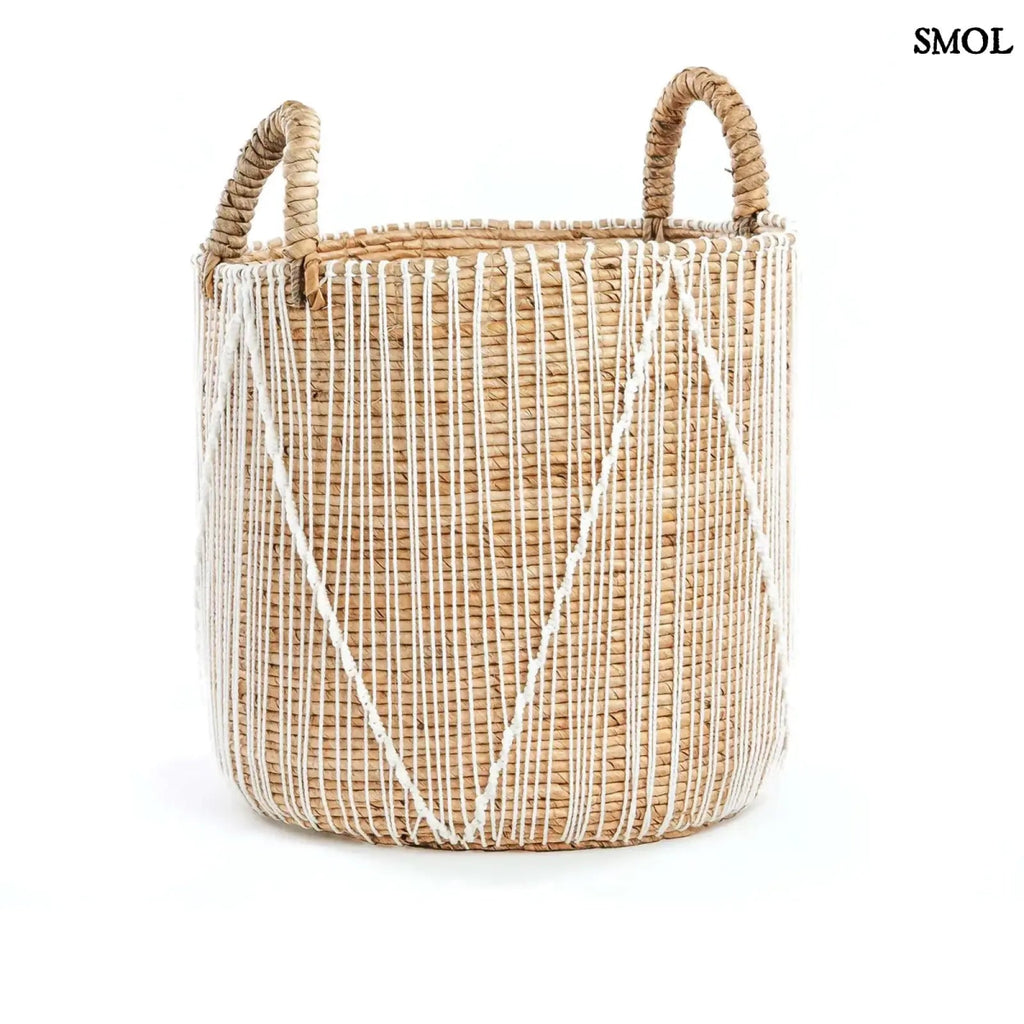 Tárolókosár banánlevélből – fehér makramé, M | STRAIGHT | SMOL - fehér háttérrel