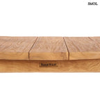 Teakfa étkezőszék természetes fa színben, ívelt háttámlával ülőfelület szemből