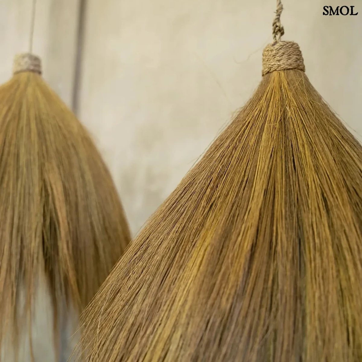 Természetes Függőlámpaernyő natúr Rayung HUT fűből kézzel készítve, légies designnal, nagyítva