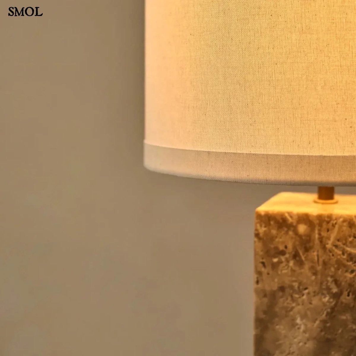 Travertin Asztali Lámpa Pamut Lámpaernyővel | ROSIE - SMOL