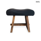 Suarfa vázas ülőke fekete bőr ülőfelülettel fehér háttérrel