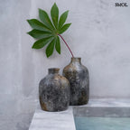 Váza - antik szürke, terrakotta, 19 cm | CLASSY - smol.hu - két méretben, medencénél