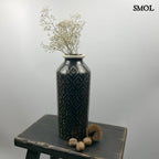 Váza - fekete-fehér, kerámia,  36 cm | ELVAS - smol.hu - száraz virággal, termésekkel, fekete kisasztalon