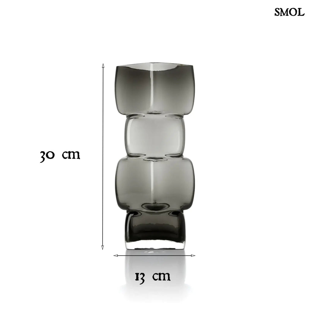 Váza – Kézzel készült, újrahasznosított, sötétszürke üveg váza kocka formával, méretekkel
