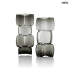 Sötétszürke, három részből álló, kocka formájú, újrahasznosított üveg váza, két méretben, oldalról