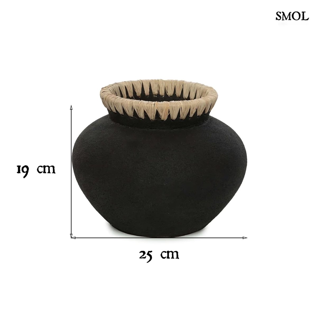 Terrakotta váza raffia díszítéssel, fekete színben méretekkel