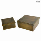 Két darabból álló, szögletes kialakítású antik bronz fémdoboz szett ékszerek és emlékek tárolására, fehér háttérrel