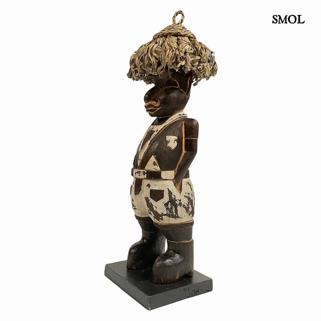smol.hu - YEREMA, kalapos fa szobor, 41 cm oldalról