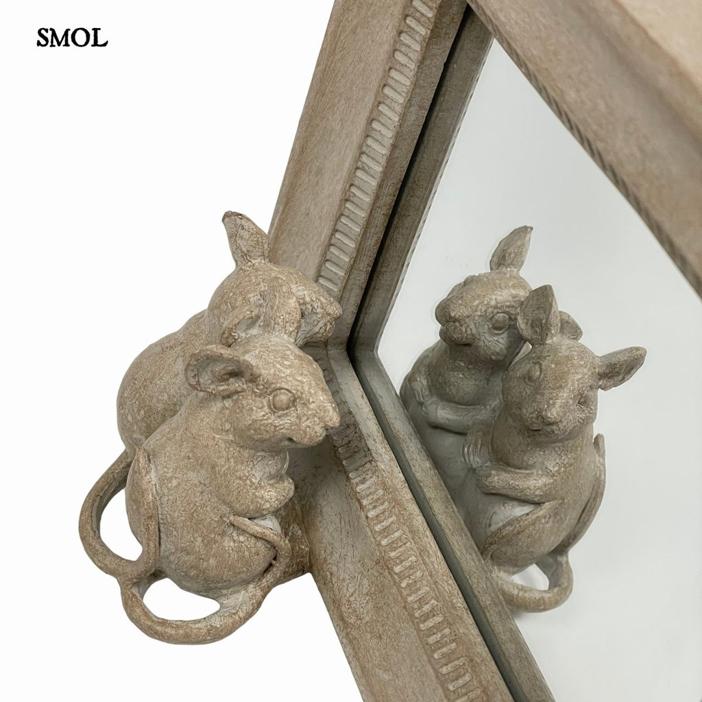 LILITH, asztali tükör egerekkel, egerek nagyítva