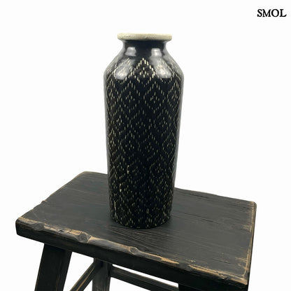 smol.hu - elvas, nagy kerámia váza 36 cm fekete asztalon