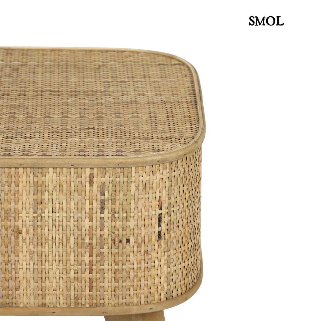 smol.hu - erlom rattan asztalka sarka nagyítva