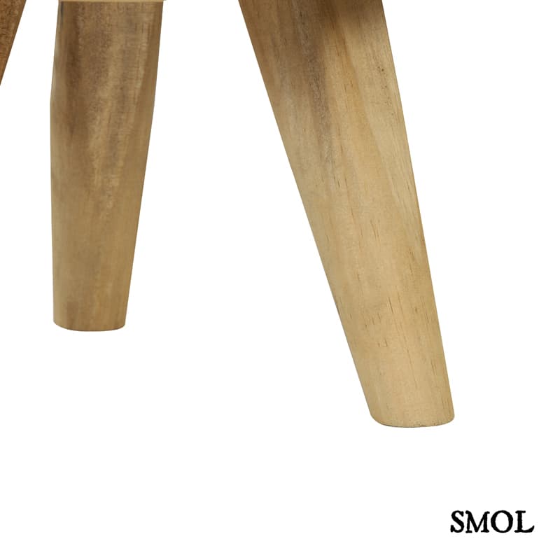 smol.hu - erlom rattan asztalka lábai nagyítva