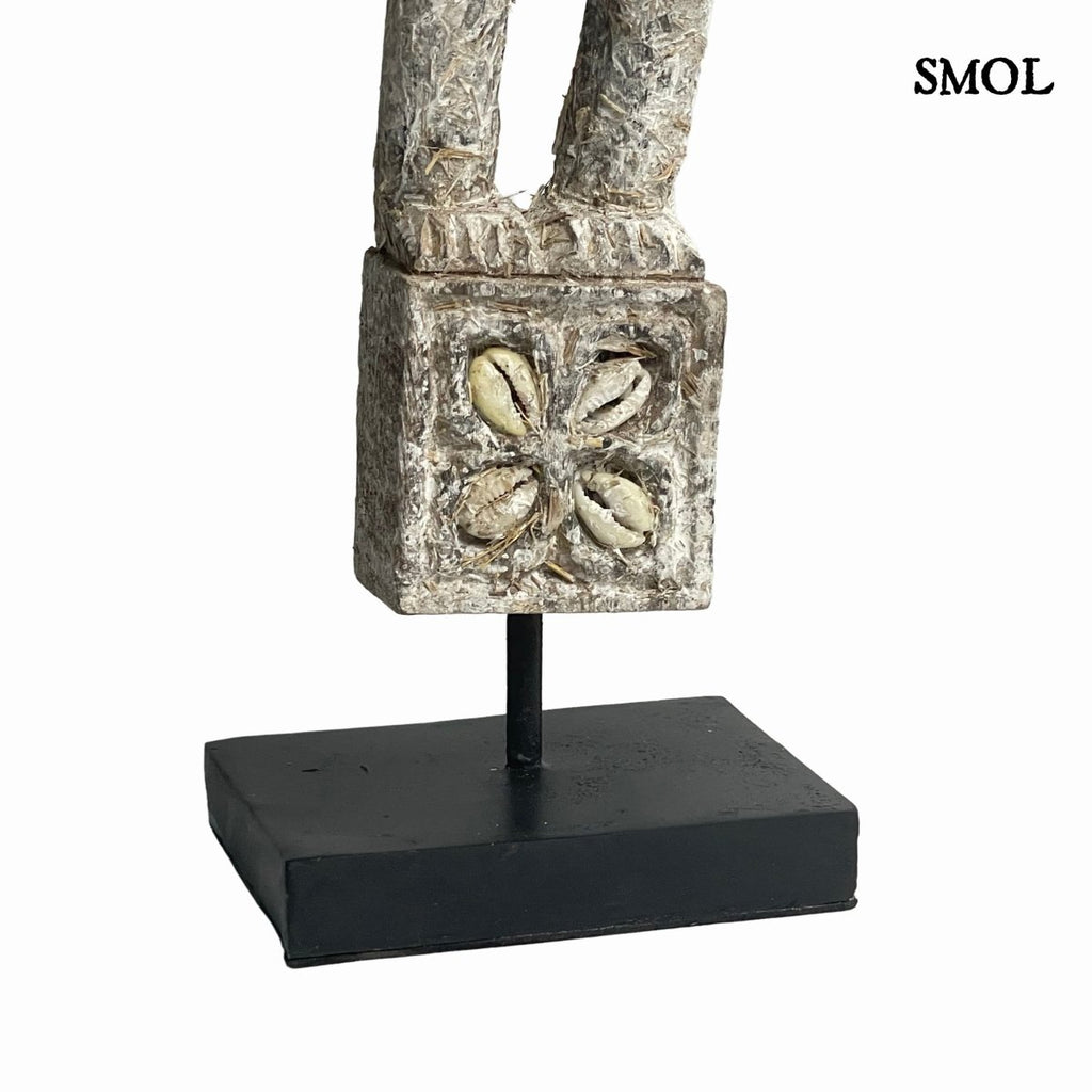 Szobor tartón - nagyméretű, fa, 46cm | SAFA - smol.hu - alsó rész nagyítva