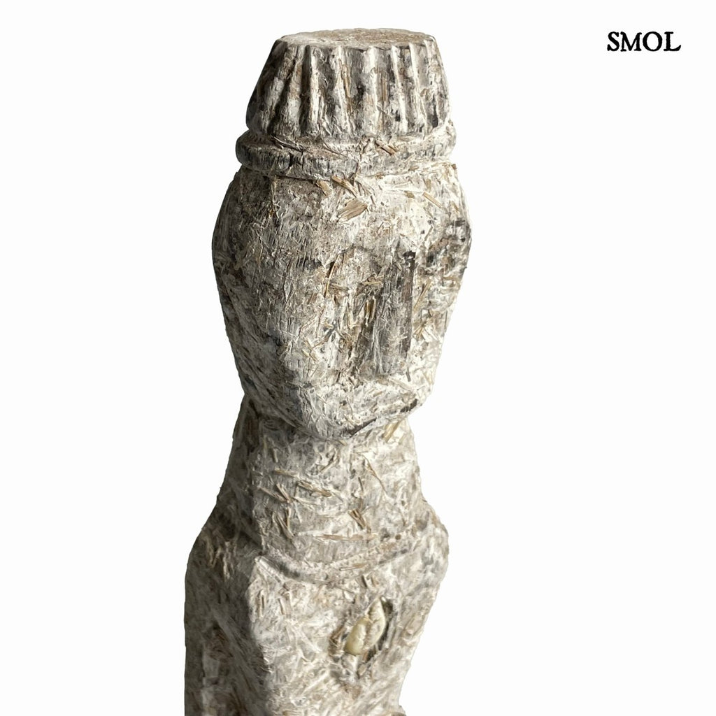 Szobor tartón - nagyméretű, fa, 46cm | SAFA - smol.hu - felső rész nagyítva