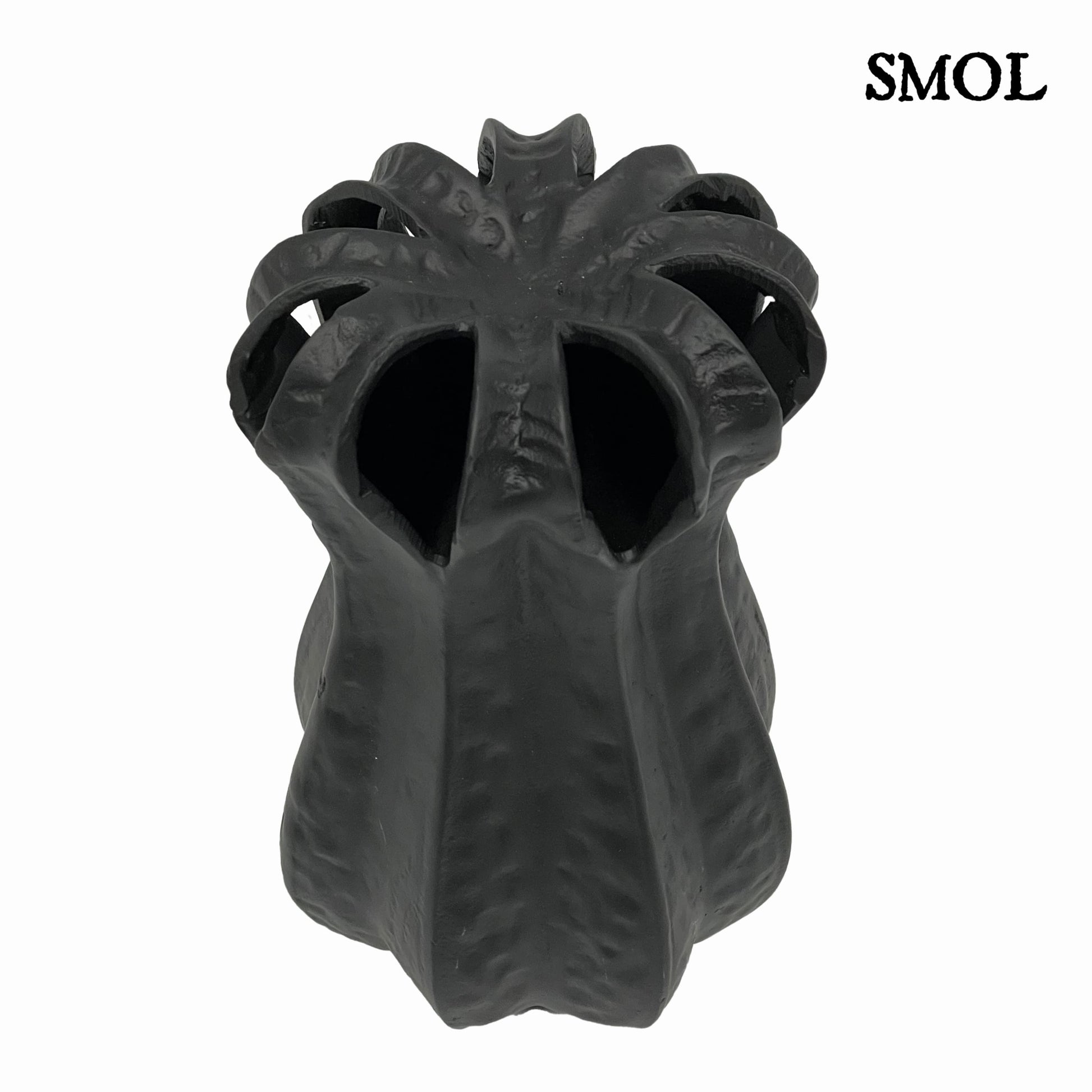 smol.hu - ZAHRA, matt fekete, fém váza, 25 cm ferdén, oldalról