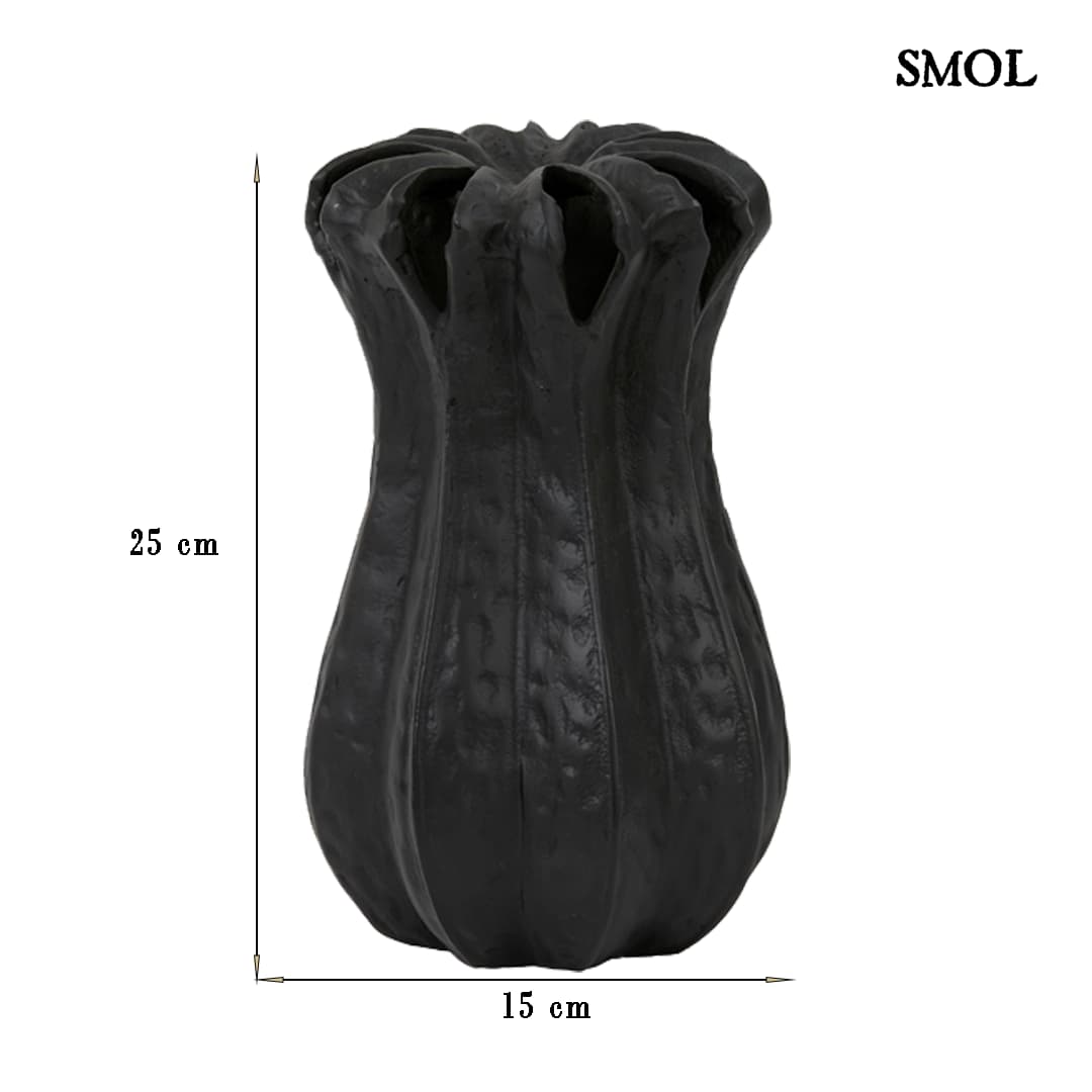 ZAHRA, matt fekete, fém váza, 25 cm méretekkel